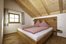 Schlafzimmer der Ferienwohnung auf dem Biohof Stadler in Unterthingau