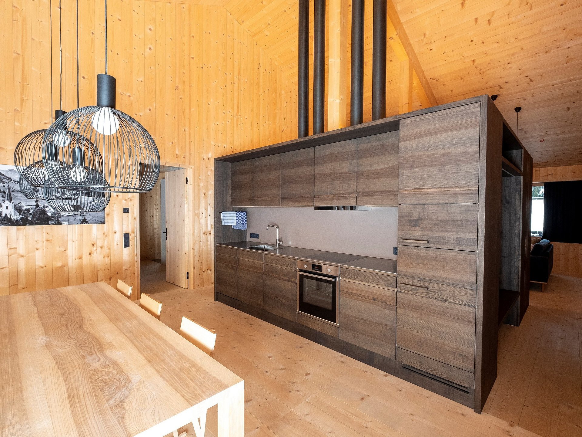 Küche und Esszimmer im Holzhaus Erlenhof in Bad Hindelang