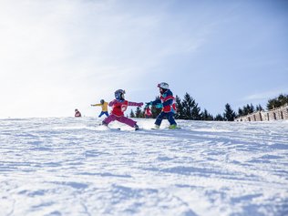 Skifahren ab Hof © Ferienhof Kennernknecht Direkt vom Hof auf die Skipiste im Allgäu