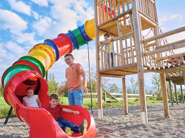 Outdoor Spielplatz mit Rutsche © Urlaubshof Kirchmaier Outdoor Spielplatz mit Rutsche