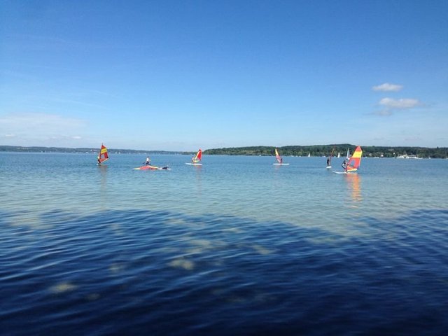 Surfen lernen auf dem Ammersee in der Region Ammersee-Lech