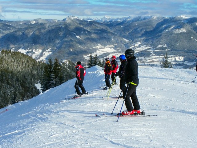 Skifahren im Skigebiet Brauneck im Tölzer Land