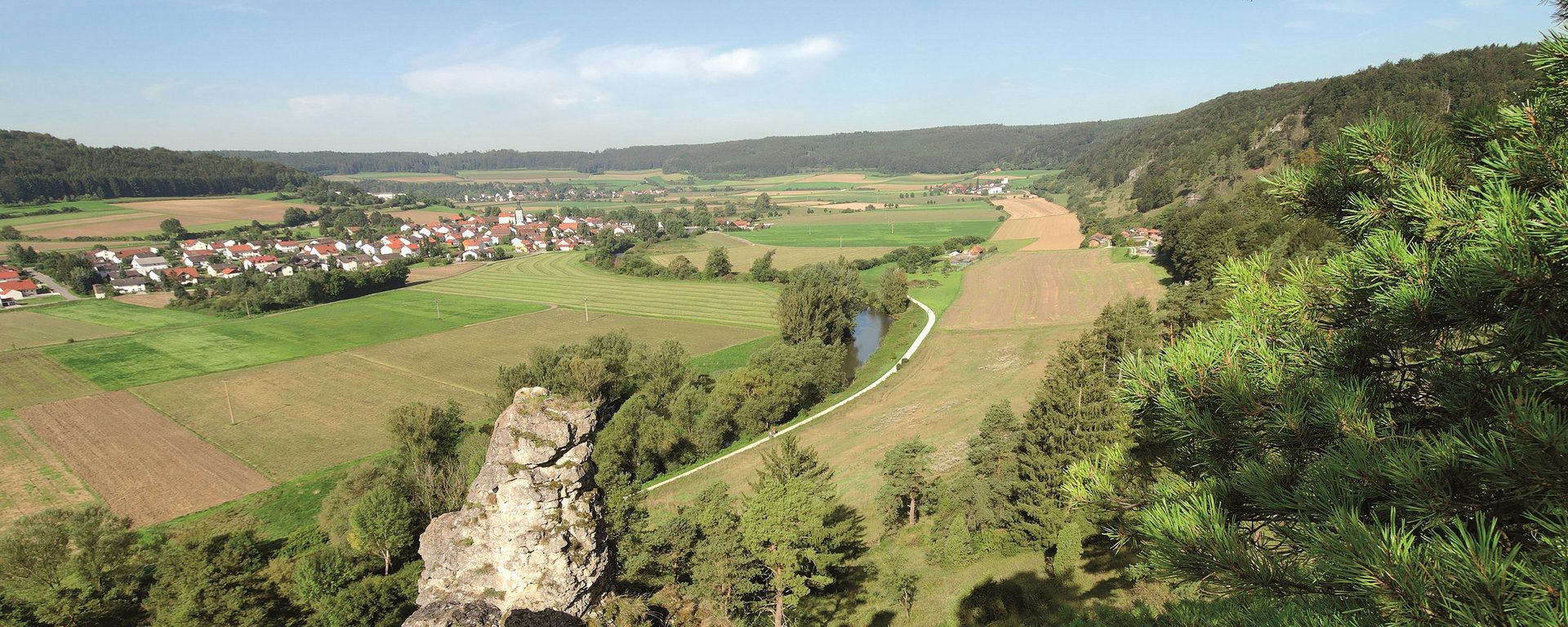 Blick über das Altmühltal im Naturpark Altmühltal