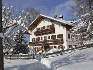 Schneemassen im Winter © Koanhof Spaß mit den Schneemassen im Urlaub auf dem Bauernhof