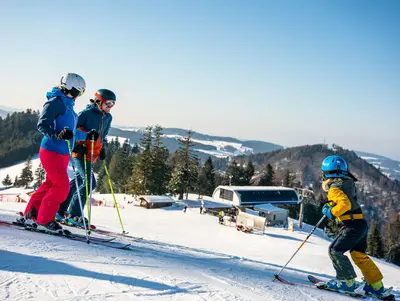 © Oberstaufen Tourismus / Moritz Sonntag Skifahren