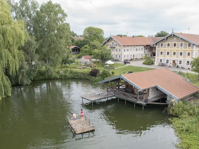 Highlight: Eigener Naturbadeteich