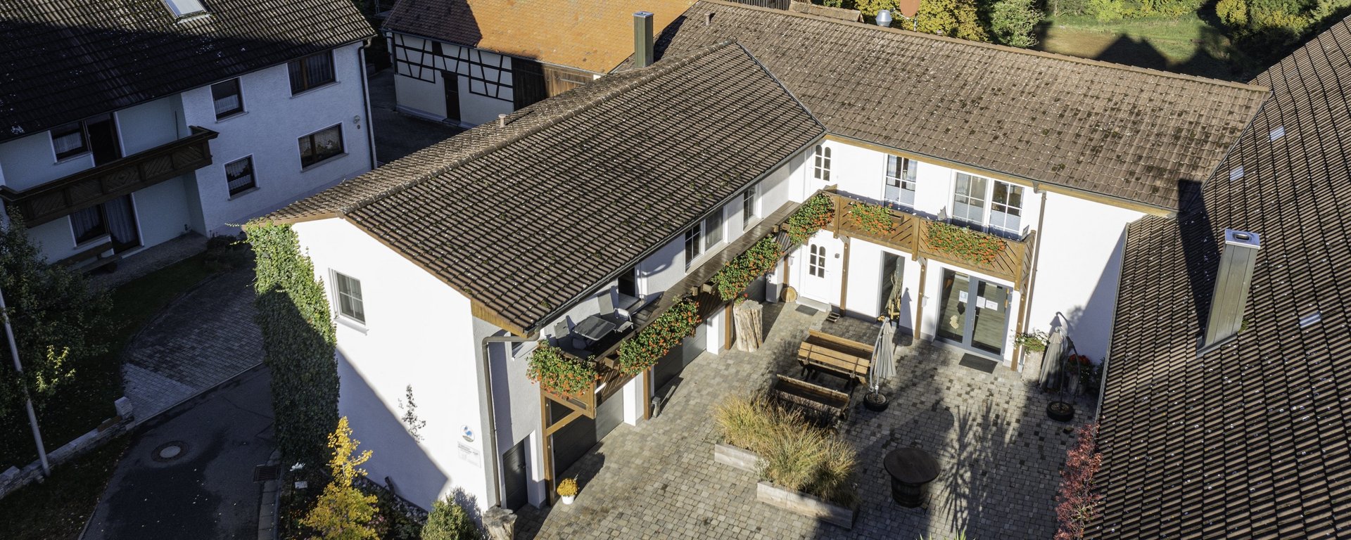 Obsthof mit eigener Schnapsbrennerei in Bayern 