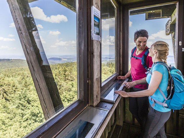 Weitblick am Böhmerwaldaussichtsturm im Oberpfälzer Wald