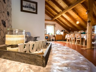 Gemütliche Ferienwohnunge mit Holzdecke © Machen Sie Urlaub in hölzernen Ferienwohnungen im Bayerischen Wald