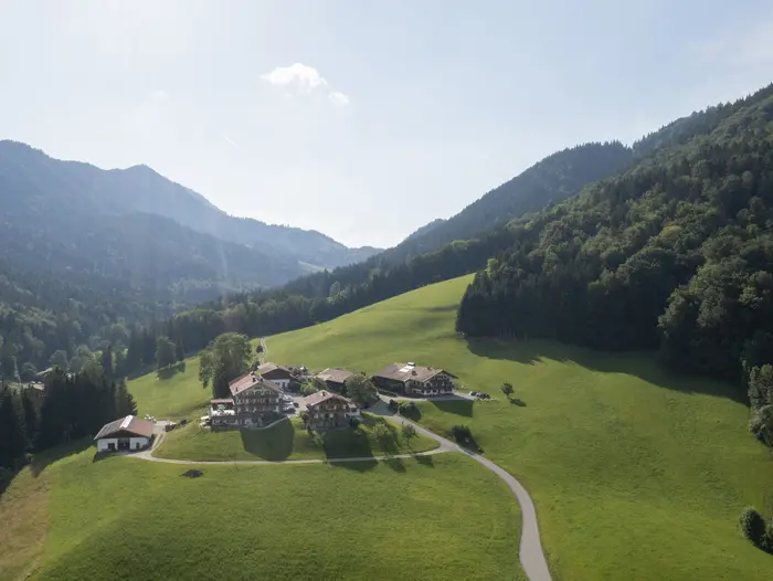 Alleinlage am Berg mit Alm zum Hinwandern