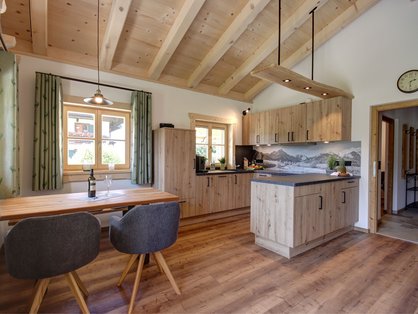 Moderne Ausstattung aus Holz © Holznerhof Ausbau aus heimischen Holz im Chalet auf dem Bauernhof
