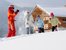 Schneeballschlacht im Winterurlaub in der Region Chiemsee