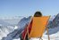 Panoramablick im Liegestuhl auf die Bergwelt