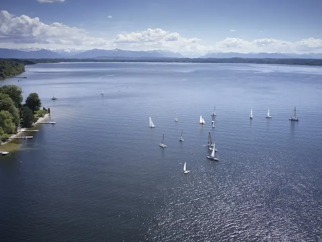 Luftaufnahme der Regatta Ambach auf dem Starnberger See