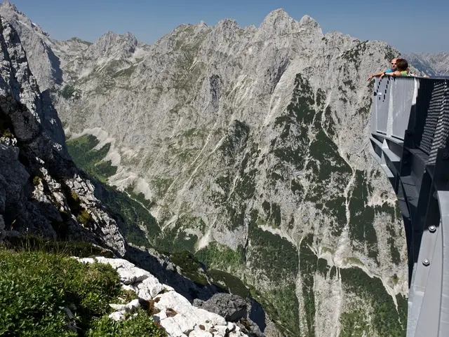 Aussicht genießen - Alpspix - © Ferienregion Zugspitzland, Foto: Benedikt Lechner Aussichtsplattform Alpspix