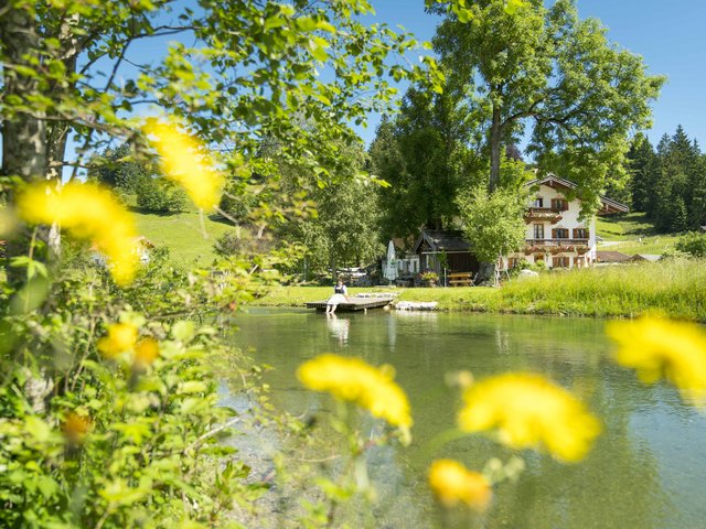 Bauernhof am Fluß bei Fischbachau