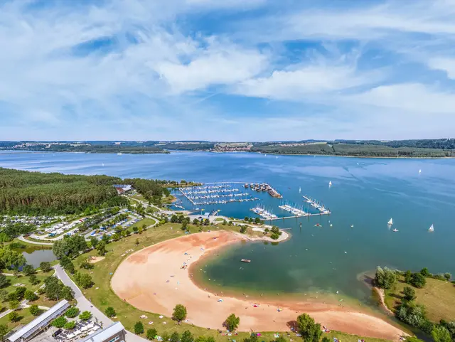 Der Brombachsee mit Sandstrand zum Baden