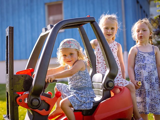 Kinderfahrzeuge im Feriendorf Nehmeier in Haundorf