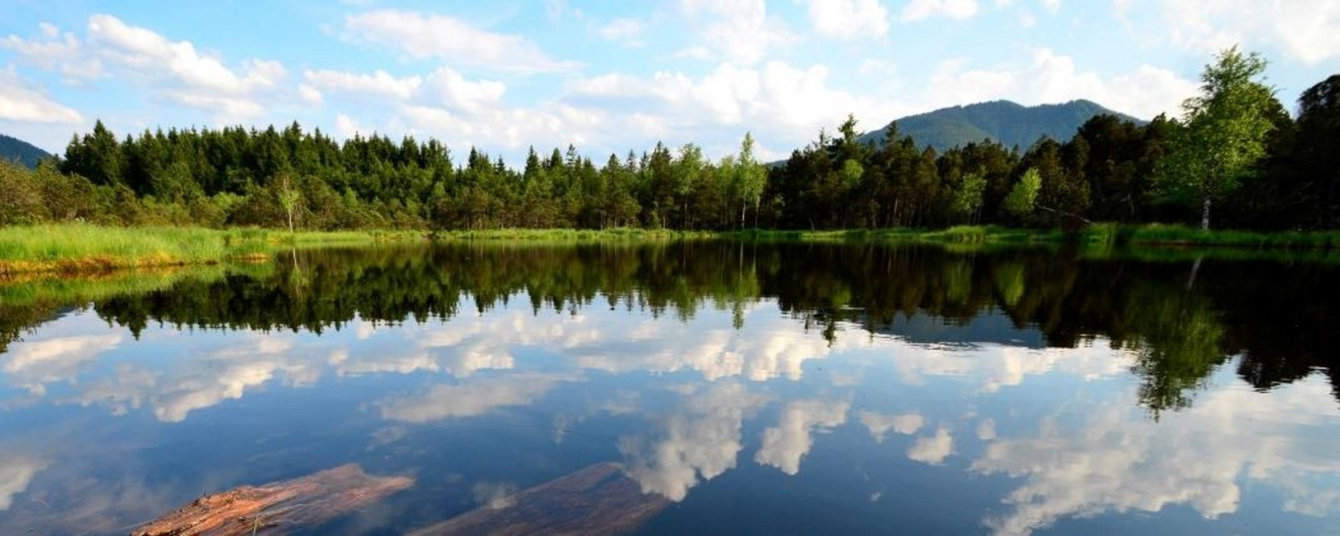 Wolkenspiegelung im Tiefsee