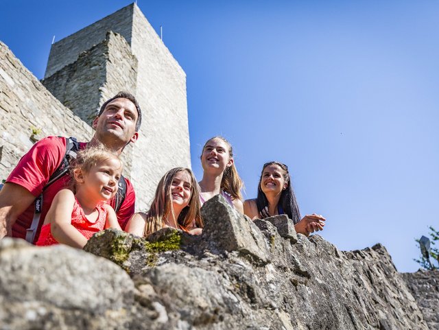 Geschichte entdecken auf der Burgruine Haus Murach im Oberpfälzer Wald