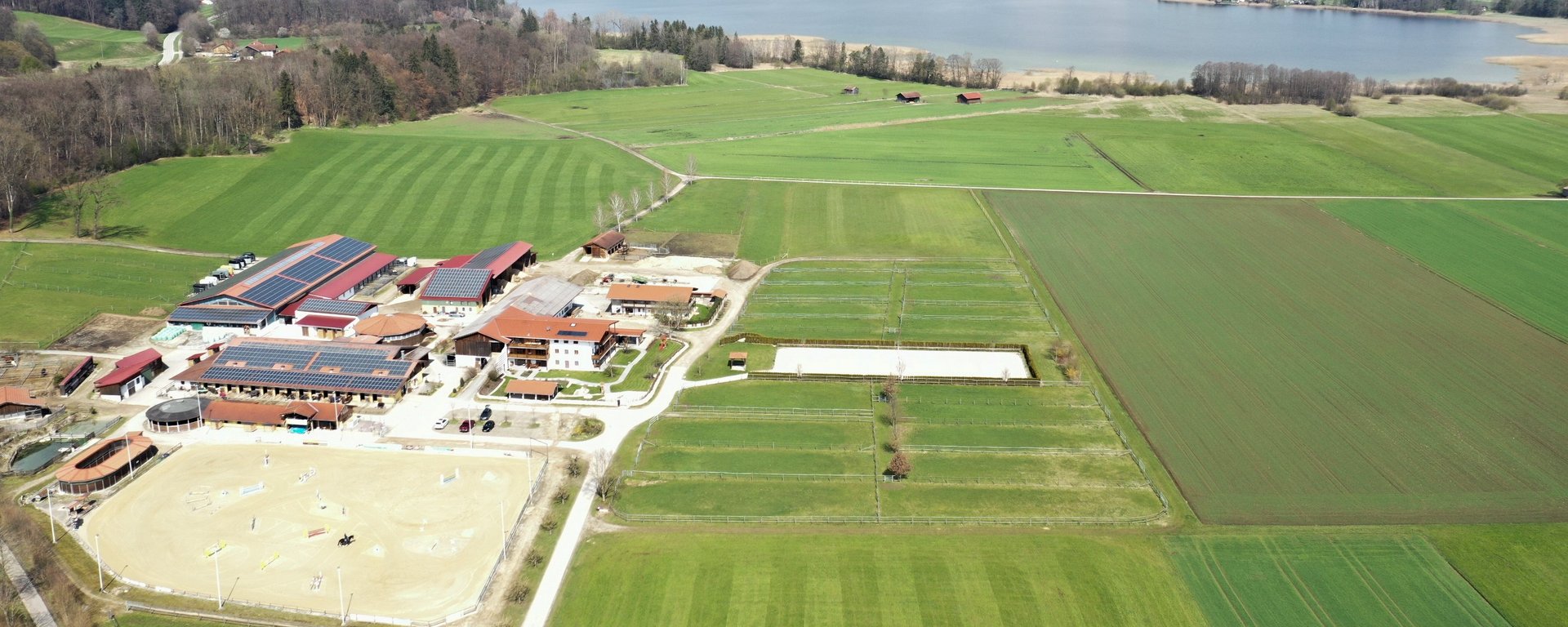 Reiterhof Bauernhof Seehof am Waginger See von oben