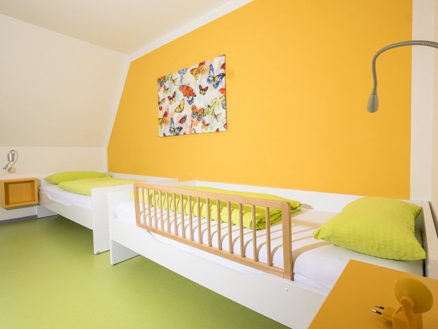 Kinderzimmer Schlafzimmer Ferienwohnung auf dem Kinder-Ferienhof Burmann in Haundorf Romantisches Franken.