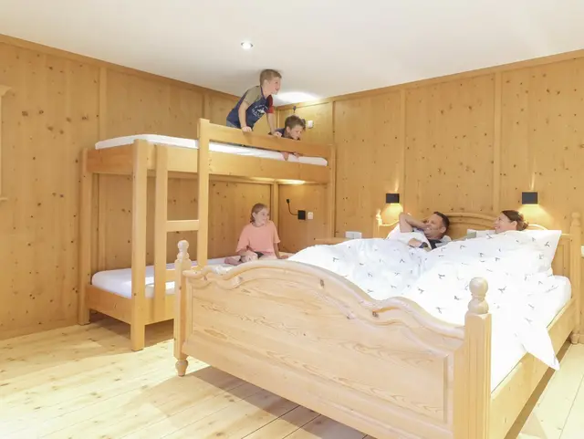 Komfortable Schlafzimmer mit Kinderbetten - © Andreas Kern Komfortable Schlafzimmer mit Kinderbetten