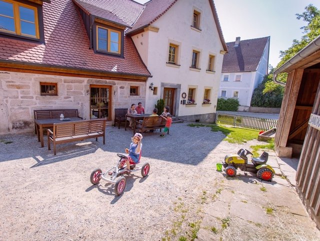 Hofansicht Der kleine Bauernhof in Feuchtwangen