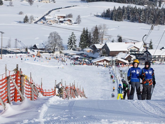 Skilift hinter dem Hof © Ferienhof Kennernknecht In unmittelbarer Nähe des Bauernhofes gleich der Skilift