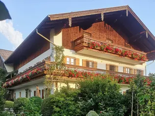 Der Moier-Hof in Fußnähe zum Chiemsee © Moier-Hof Der Chiemsee ist vom Moier-Hof fußläufig erreichbar.