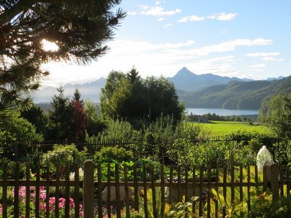 Hof Hinteregg © Hof Hinteregg Grandioser Blick vom Bauerngarten in die Berge