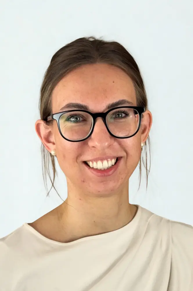 Marketingkoordinatorin, Social Media Stefanie Hellmich Porträt Mitarbeiterin Stefanie Hellmich