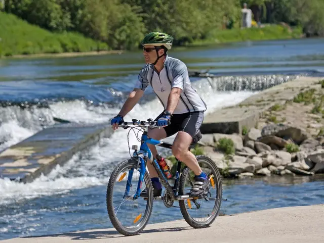 Radler am Regen - © Tourismusverband Ostbayern, Stefan Gruber Radler am Regen im Bayerischen Wald