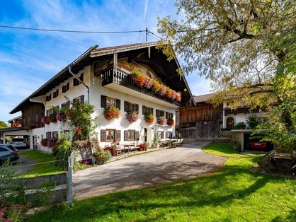 Uriger Hof am Chiemsee © Estermannhof Wohnen im urigen Bauernhof im Chiemgau