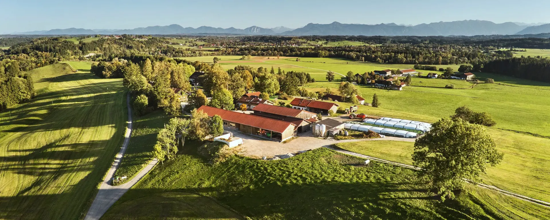 Mit Blick ins Voralpenland - © Berghof Heger Der Berghof Heger im Pfaffenwinkel