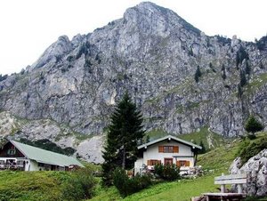 Die Scharnitzalm vom Lettnerhof lädt ein zu einen Almurlaub in Bayern.