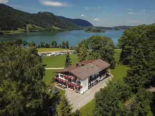 Unglaubliche Lage direkt am Schliersee © Gästehaus Stöger Direkte Lage und Blick auf den Schliersee vom Gästehaus Stöger