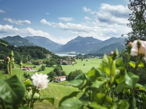 Blick auf Hausham und den Tegernsee