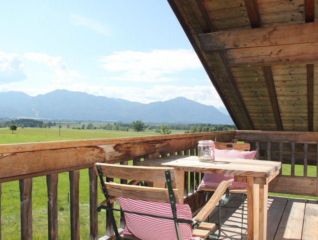 Panorama Aussicht vom Balkon des Seeleitenhof in Sindelsdorf im Pfaffenwinkel Oberbayern