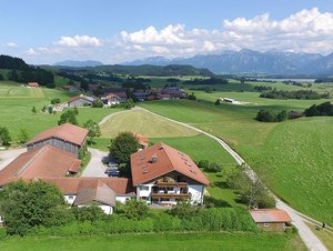 Hofansicht des Ferienhof Lipp in Hofpferau im Allgäu