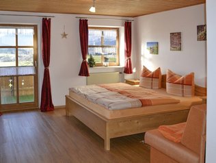 Großzügige Feriewohnungen © Ferienhof Lipp Große Ferienwohnungen mit Platz für den Vierbeiner