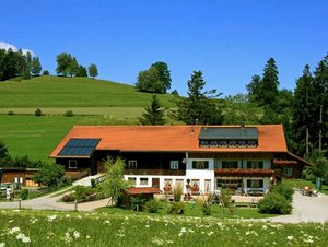 Hofansicht von Gmeinders Landhaus in Immenstadt im Allgäu