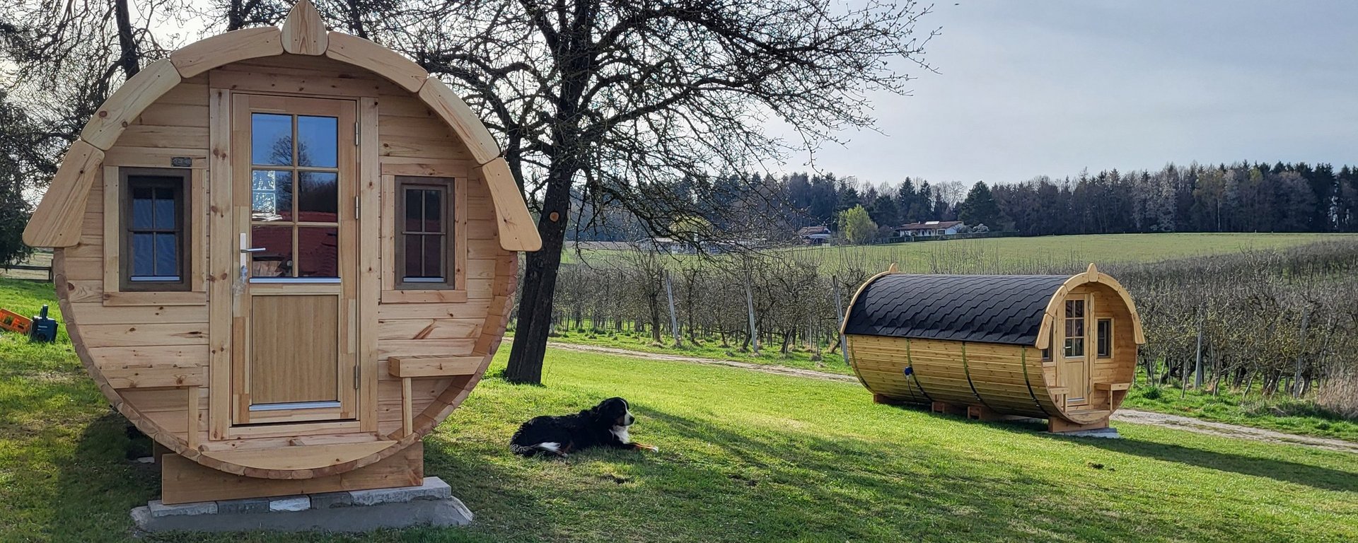 Schlafen in den besonderen Schlaffässern auf dem Bauernhof