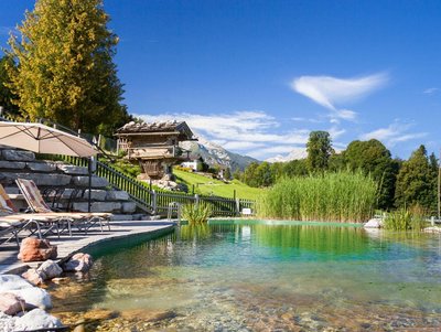 Perlerlehen mit Schwimmteich nahe des Königssees © Perlerlehen Erholung am hofeigenen Schwimmteich oder am nahen Königssee