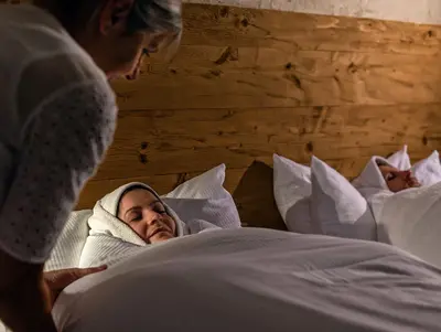 © Oberstaufen Tourismus / Tobias Heimplätzer Wickelanwendung Schrothkur