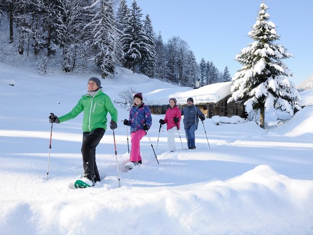 Schneeschuhwanderung ab Bauernhof am Chiemsee