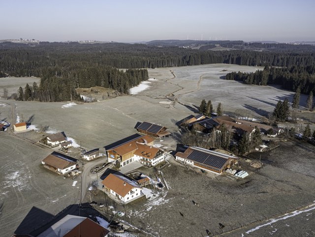 Luftaufnahme des Biohof Stadler in Unterthingau