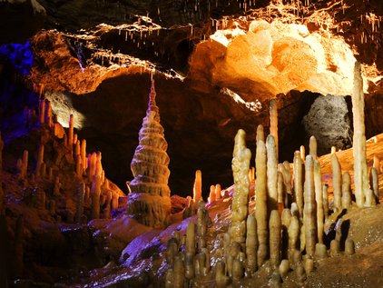 Felsformation Schöner Barbarossa in der Tropfsteinhöhle Teufelshöhle Pottenstein