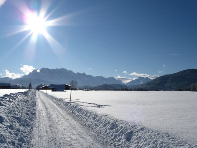 Winterpanorama mit Blick auf das Wettersteingebirge